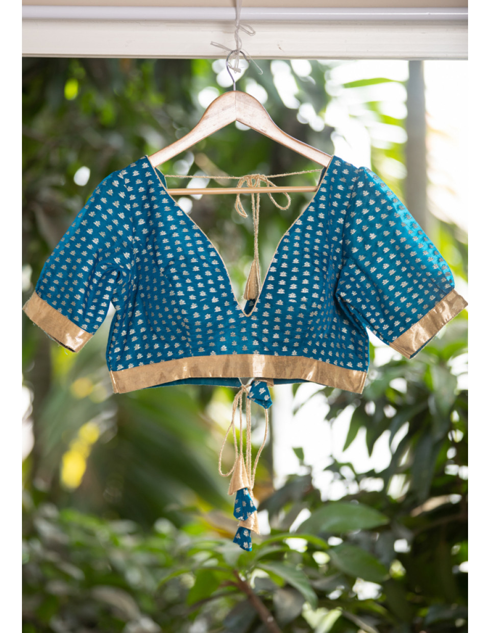 All Over Butta Weaving Organza Designer Blouse (KRBL1016) All Over Butta Weaving Organza Designer Blouse (KRBL1016)