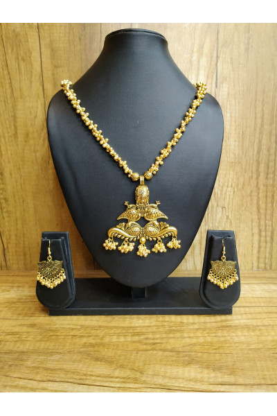 Golden Long Neckpiece With Golden Pendant And Small Earrings (KR477)
