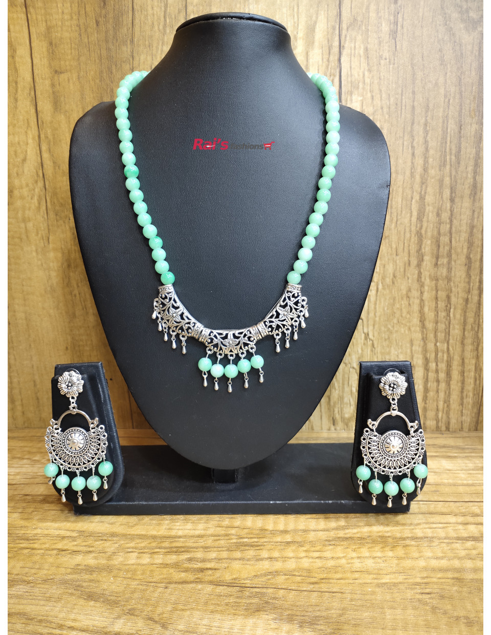 Color Beads And Silver Oxydize Charms Combine Handmade Jewellery (KR15) Color Beads And Silver Oxydize Charms Combine Handmade Jewellery (KR15)