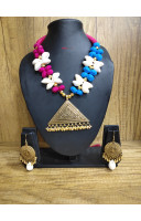 Natural Shank And Cotton Balls With Nice Golden Pendant Combine Handmade Jewellery (RAI207021) Natural Shank And Cotton Balls With Nice Golden Pendant Combine Handmade Jewellery (RAI207021)