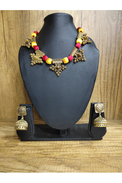 Silk Balls With Golden Oxydize Charms Combine Fashionable Jewellery (RAI207121)