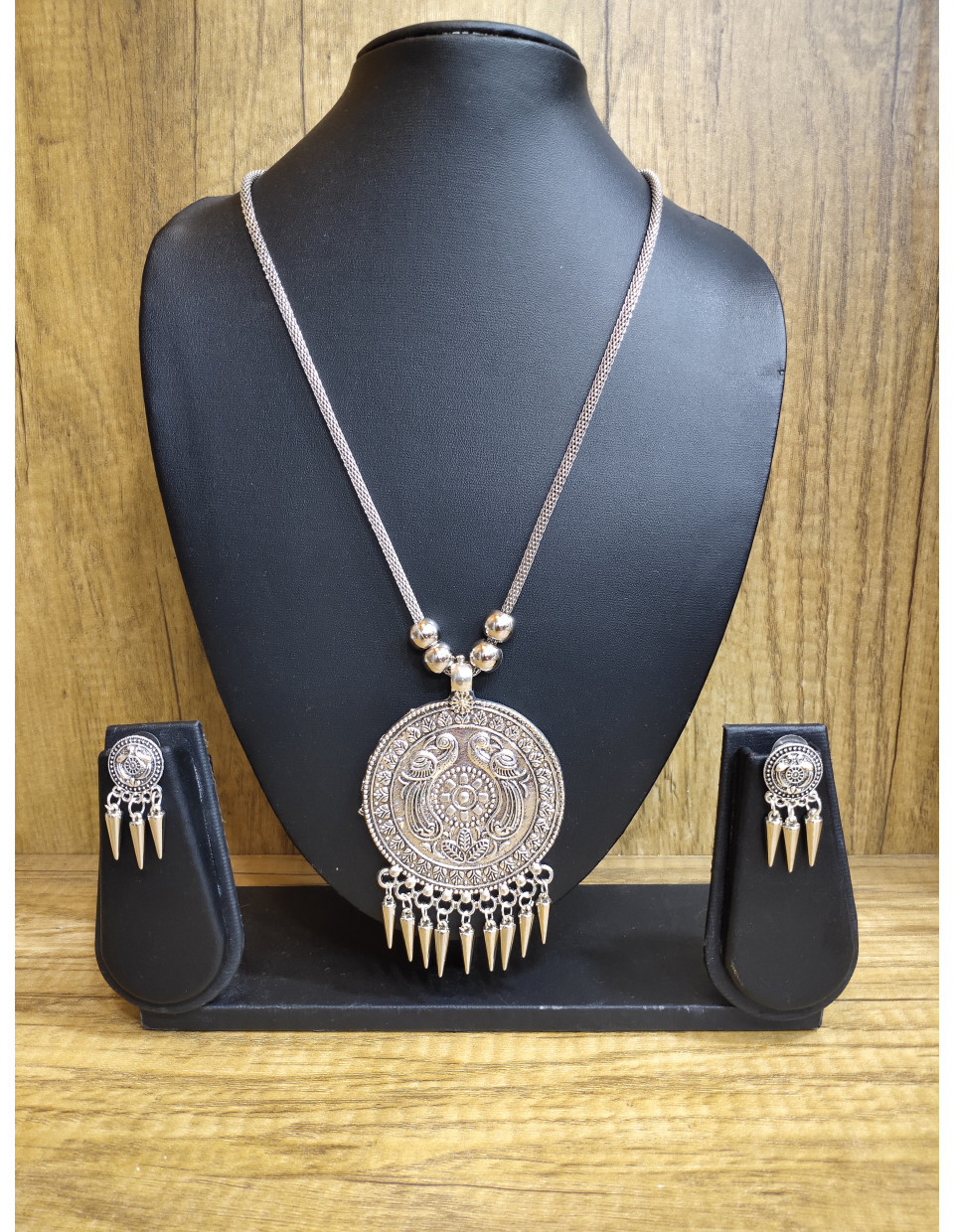 Silver Oxidize Chain With Nice Pendent (KR88) Silver Oxidize Chain With Nice Pendent (KR88)