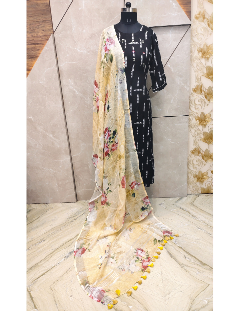 Yellow Digital Printed Linen By Linen Dupatta With Silver Zari Border (KR670) Yellow Digital Printed Linen By Linen Dupatta With Silver Zari Border (KR670)